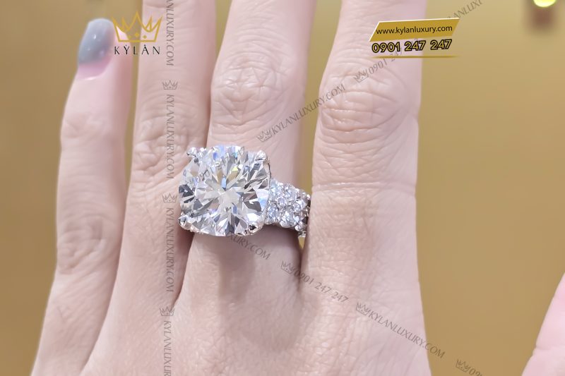 Nhẫn nữ vàng trắng nguyên khối Au750 đính viên kim cương chủ 15ly