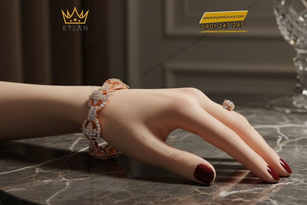 Kỳ Lân Luxury lac tay vang hong nguyen khoi au750 dinh kim cuong 5 11 Lắc tay vàng hồng Au750 đính kim cương 