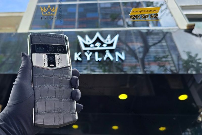 Điện thoại Vertu Agent Q Black Alligator 1TB