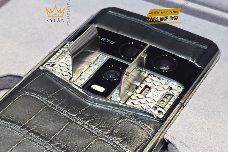 Điện thoại Vertu Agent Q Black Alligator 1TB