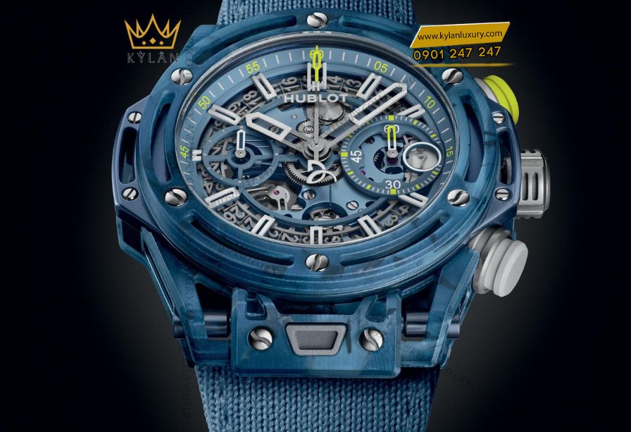 Cận cảnh vỏ composite xanh làm từ áo và vợt của Novak Djokovic, tạo nên hoa văn đặc trưng và độc bản.