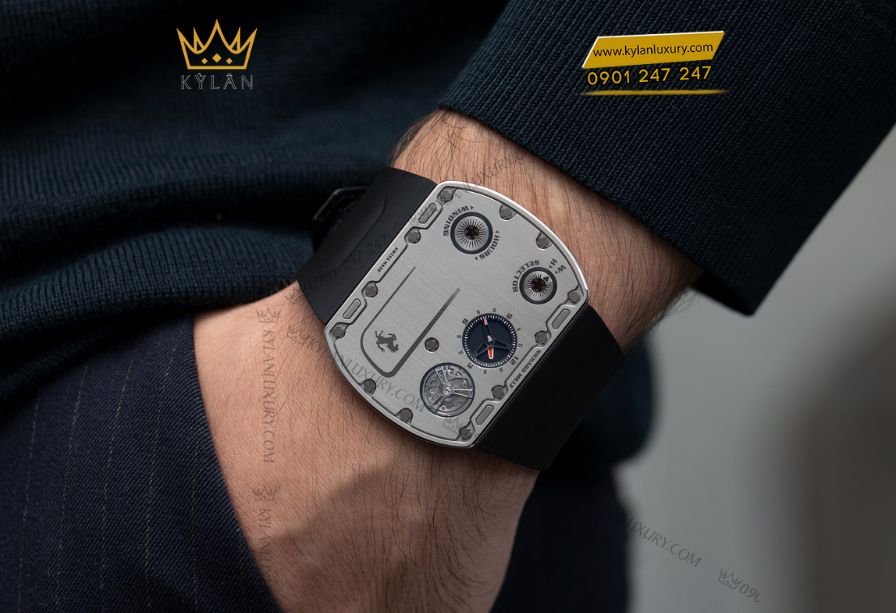 Cận cảnh cấu trúc skeleton nền titanium siêu mỏng của RM UP-01