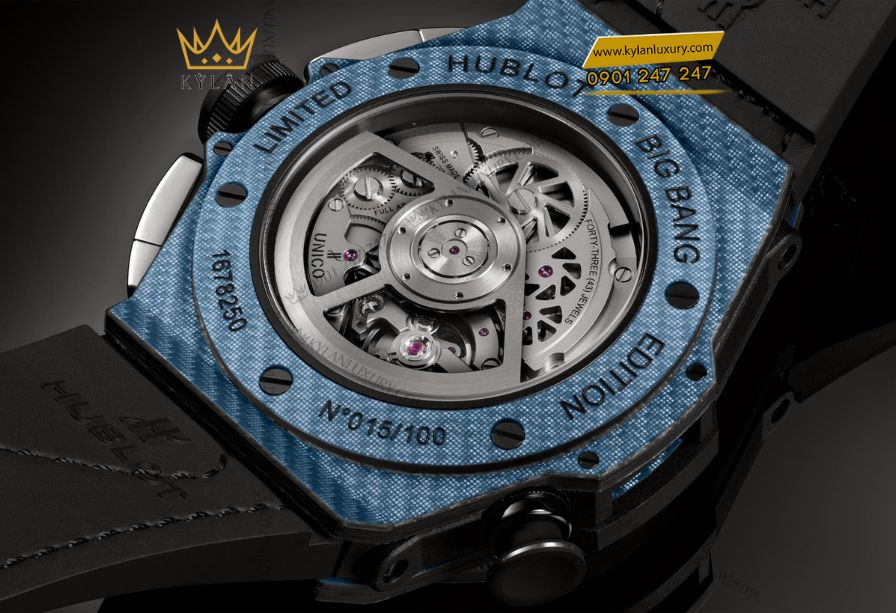 Bộ máy HUB1580 UNICO skeleton xanh mờ với cơ chế đếm gậy golf tự động của Hublot.