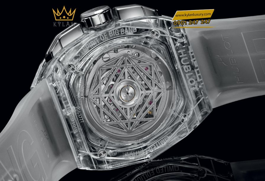 Bộ máy HUB4700 skeleton chronograph 5Hz nhìn rõ qua kính sapphire