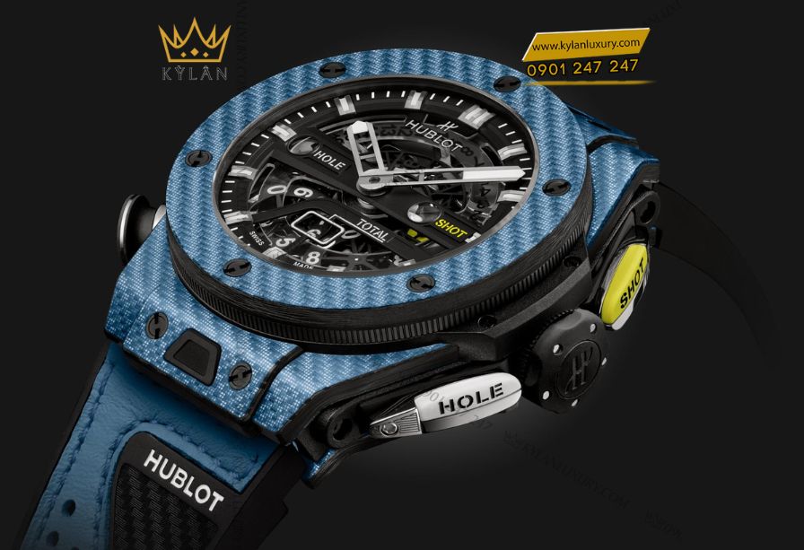 Cận cảnh vỏ carbon kết hợp Texalium xanh dương của Hublot Big Bang Unico Golf Sky Blue Carbon, thể hiện độ nhẹ và độ bền vượt trội.