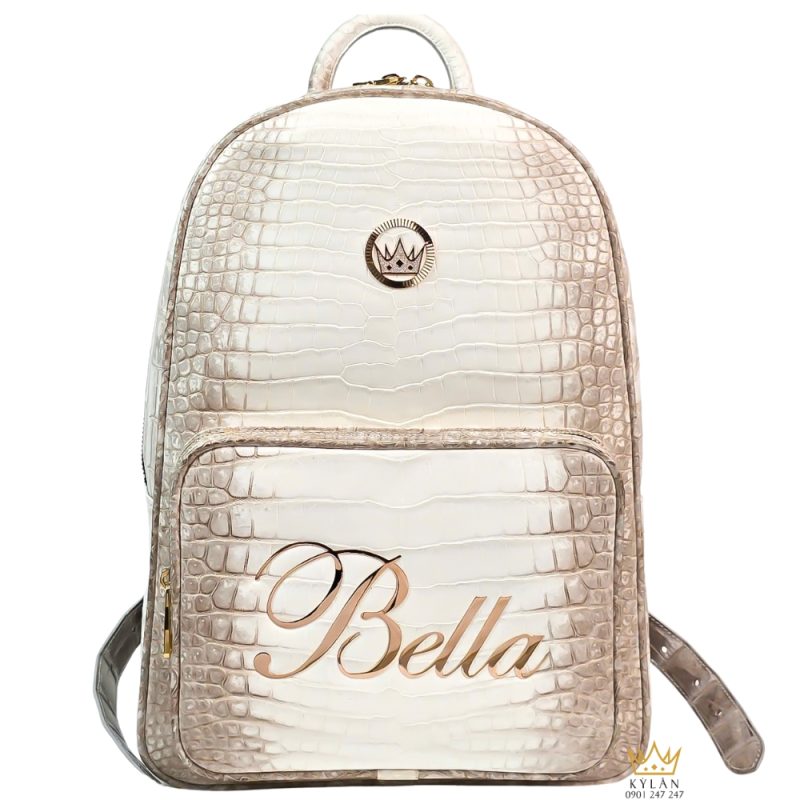 Balo da cá Alligator white đính logo vương miện và chữ Bella vàng Au750