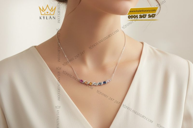 Dây chuyền vàng trắng Au750 đính kim cương và đá quý