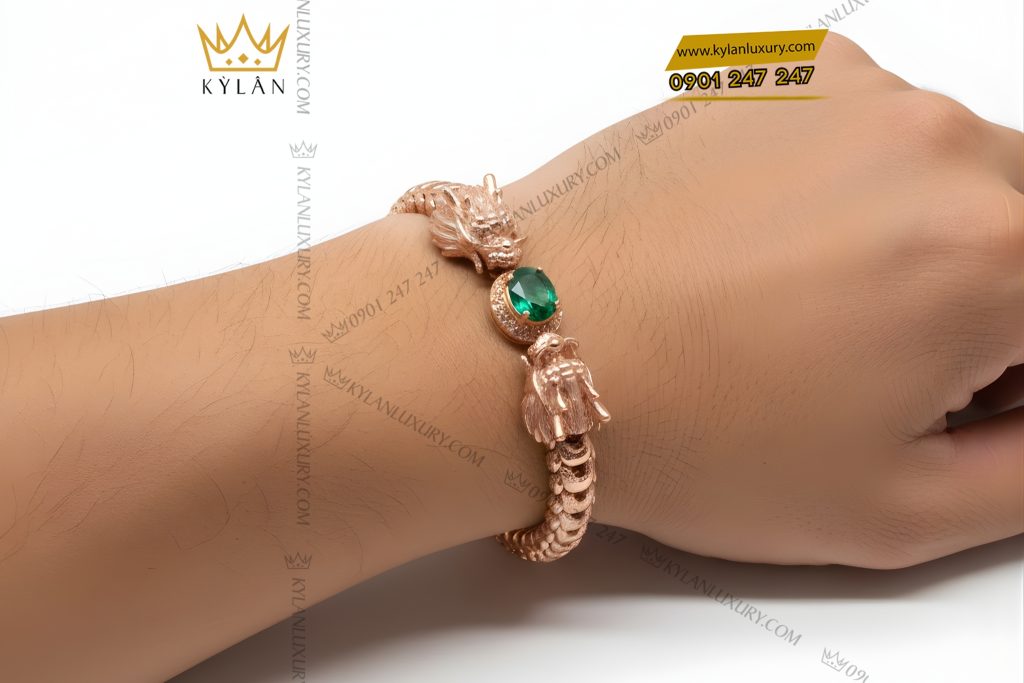 Kỳ Lân Luxury Lac tay Rong vang hong Au750 dinh da quy xanh 7 Lắc tay Rồng vàng hồng Au750 đính đá quý xanh