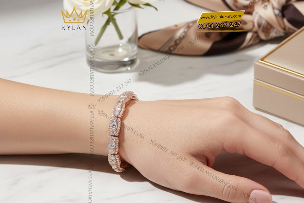 Lắc tay vàng hồng Au750 đính kim cương 