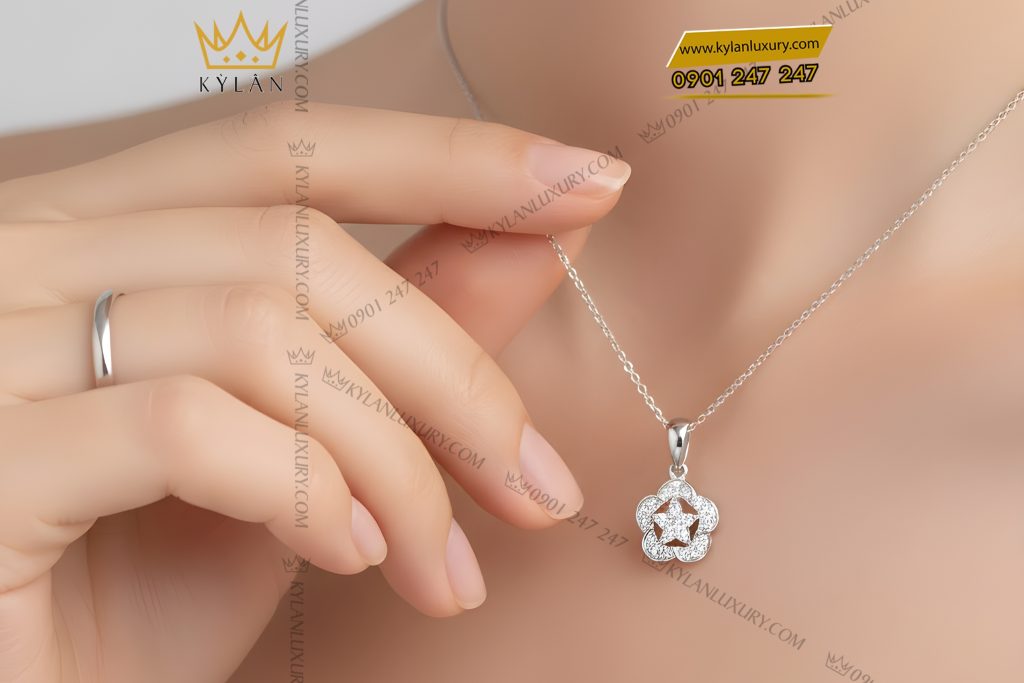 Mặt dây chuyền ngôi sao vàng trắng Au750 đính kim cương