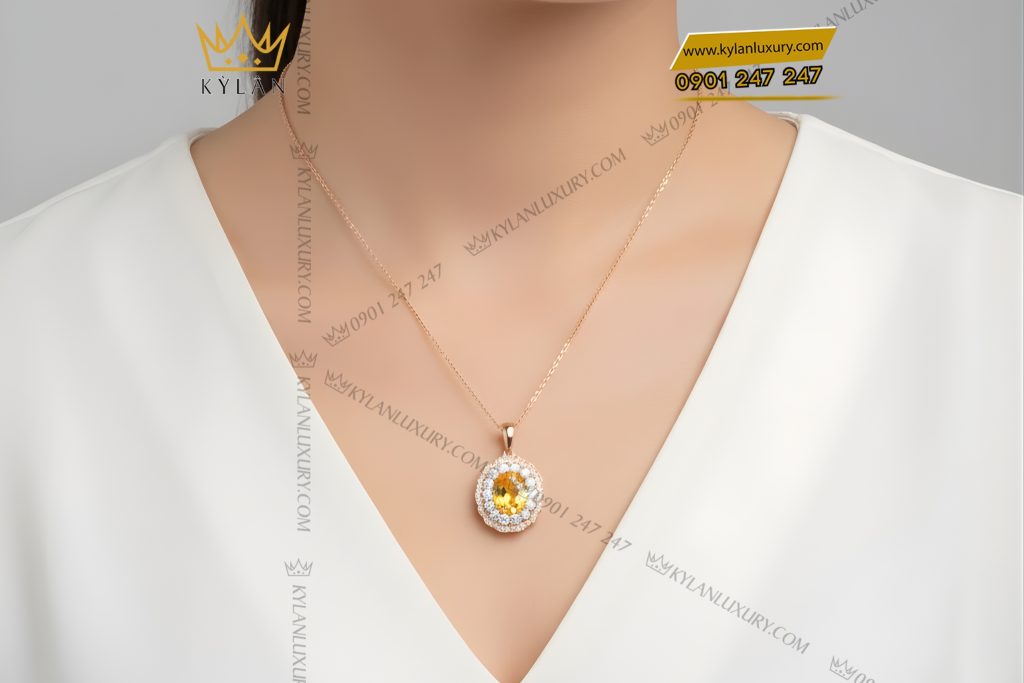 Mặt dây chuyền vàng hồng Au750 đính kim cương và đá quý 5 Mặt dây chuyền vàng hồng Au750 đính kim cương và đá quý