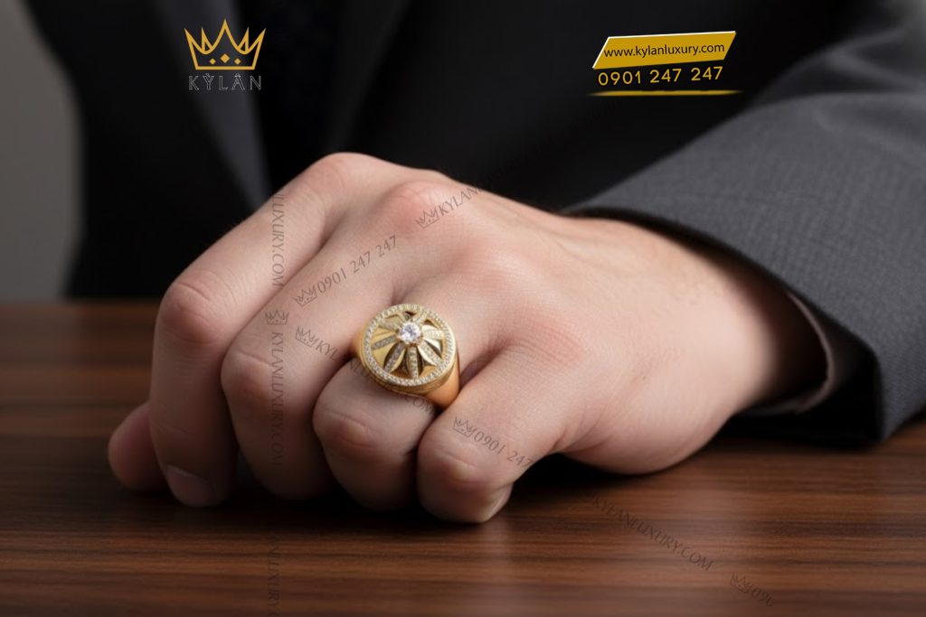 Nhẫn nam vàng Au750 đính kim cương 13 Kỳ Lân Luxury Nhan nam vang Au750 dinh kim cuong 7 Nhẫn nam vàng Au750 đính kim cương