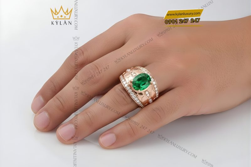 Nhẫn nam vàng hồng Au750 đính kim cương và đá quý xanh