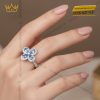 Nhẫn nữ vàng trắng Au750 hoa 4 cánh đính kim cương và topaz