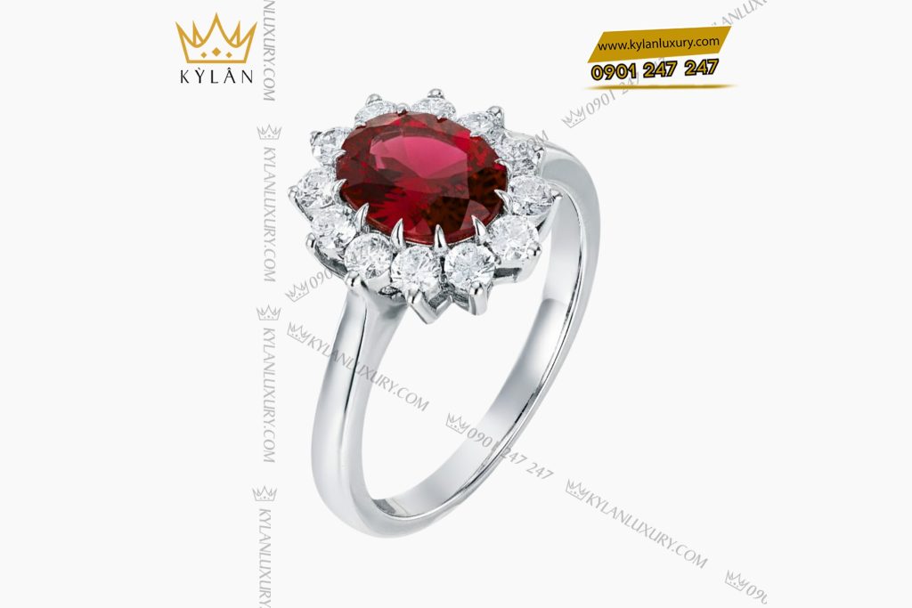 Kỳ Lân Luxury Nhan nu vang trang Au750 dinh kim cuong va da quy do 3 Nhẫn nữ vàng trắng Au750 đính kim cương và đá quý đỏ