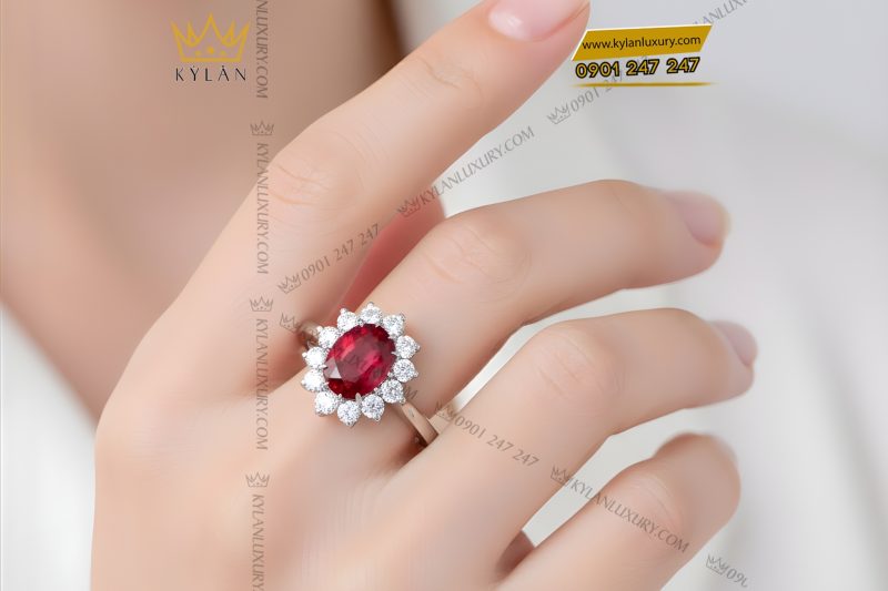 Nhẫn nữ vàng trắng Au750 đính kim cương và đá quý đỏ