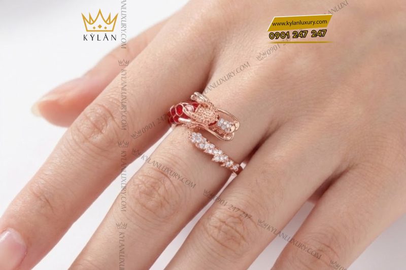Nhẫn rồng vàng hồng Au7501 đính kim cương