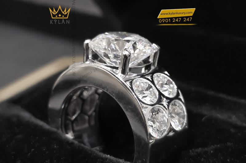 Nhẫn nam vàng trắng Au750 đính kim cương chủ 12ly