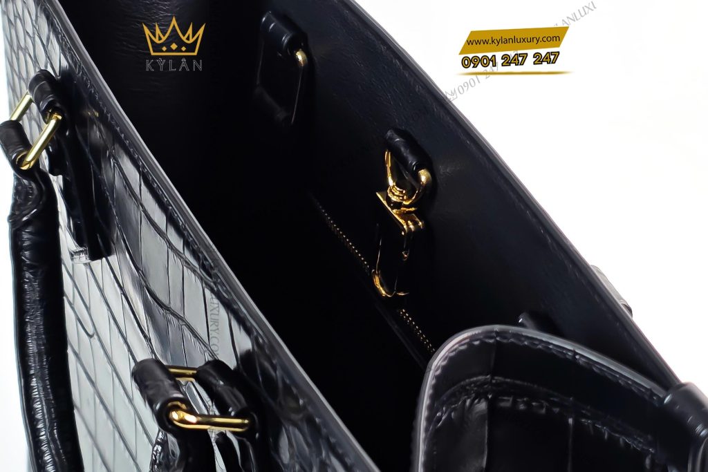 Kỳ Lân Luxury Tui xach full da ca Alligator black dinh logo vuong mien KY LAN 5 Túi xách full da cá Alligator black đính logo vương miện KY LAN