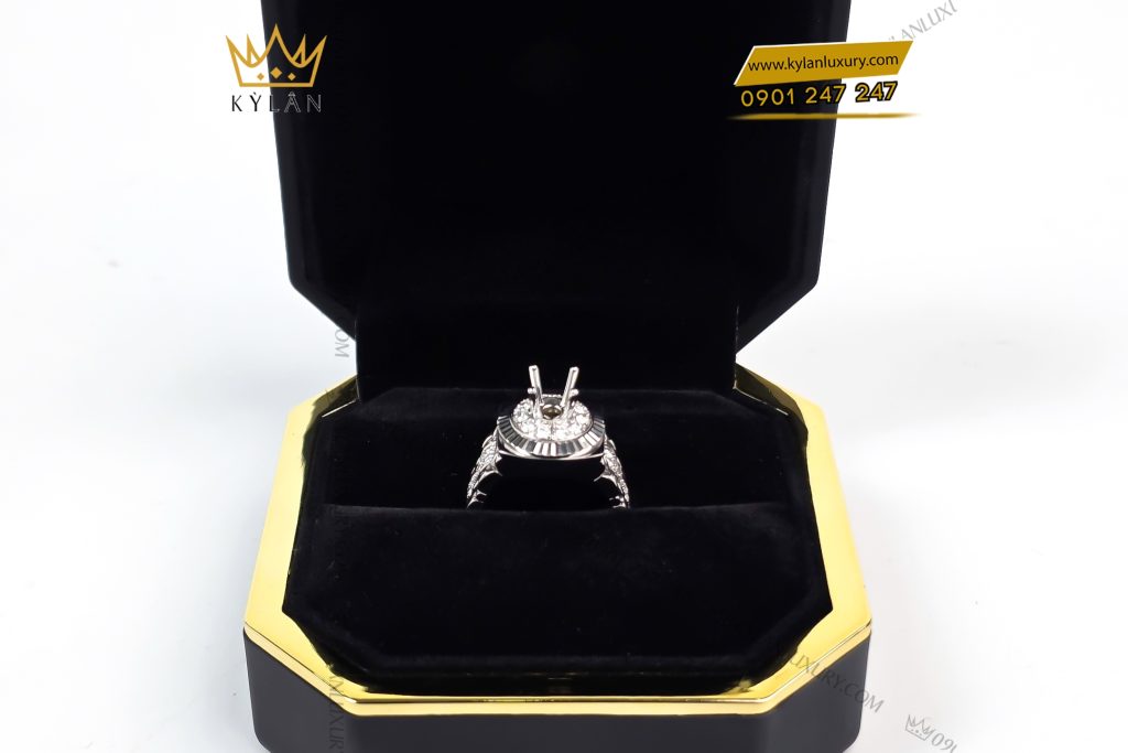 Vỏ nhẫn Rolex vàng trắng Au750 đính kim cương 13 Kỳ Lân Luxury Vo nhan Rolex vang trang Au750 dinh kim cuong 7 Vỏ nhẫn Rolex vàng trắng Au750 đính kim cương