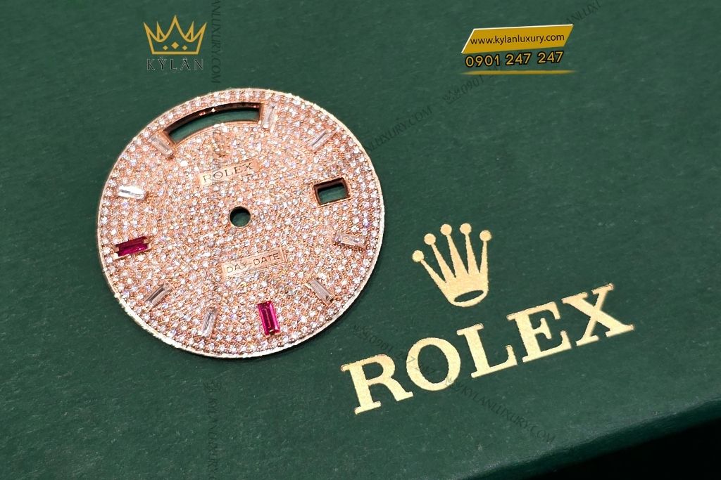Kỳ Lân Luxury mat dong ho rolex day date vang hong kim cuong ruby 2 Mặt đồng hồ Rolex Day Date vàng hồng custom kim cương & Ruby