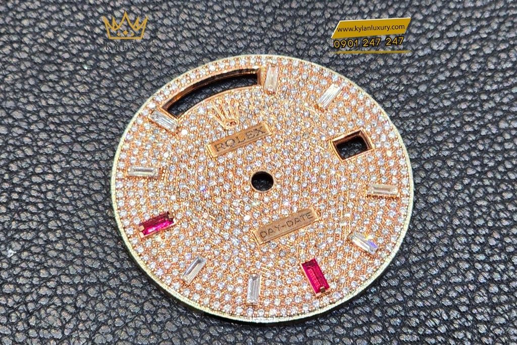 Kỳ Lân Luxury mat dong ho rolex day date vang hong kim cuong ruby 5 Mặt đồng hồ Rolex Day Date vàng hồng custom kim cương & Ruby