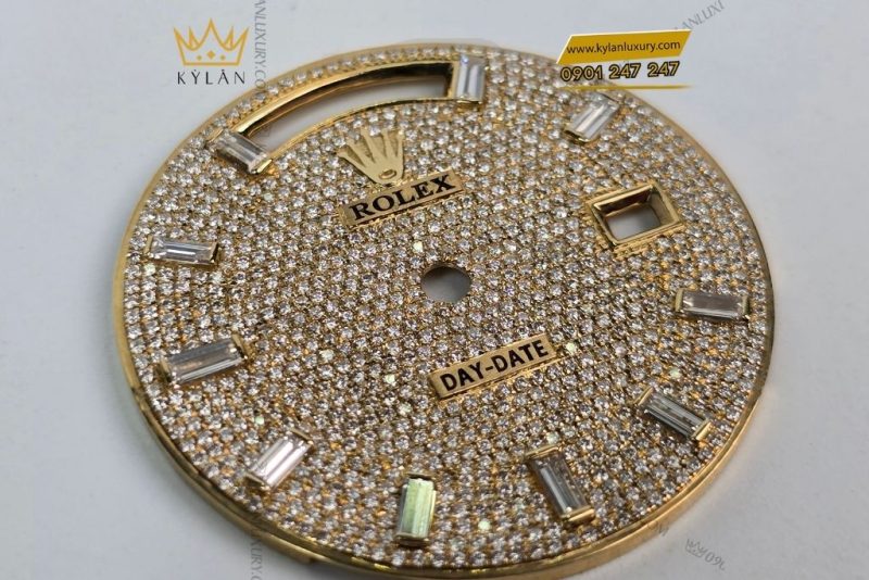 Mặt đồng hồ Rolex Day-Date vàng vàng custom kim cương