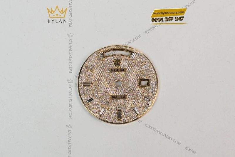 Mặt đồng hồ Rolex Day-Date vàng vàng custom kim cương