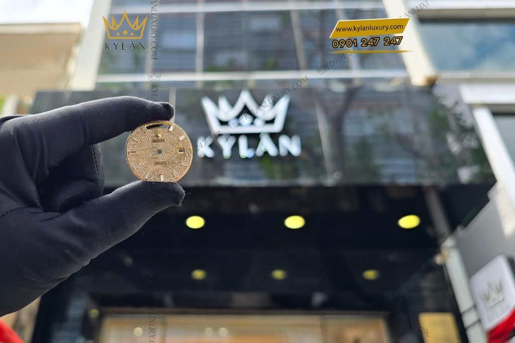 Kỳ Lân Luxury mat dong ho rolex day date vang vang custom kim cuong 6 Mặt đồng hồ Rolex Day-Date vàng vàng custom kim cương