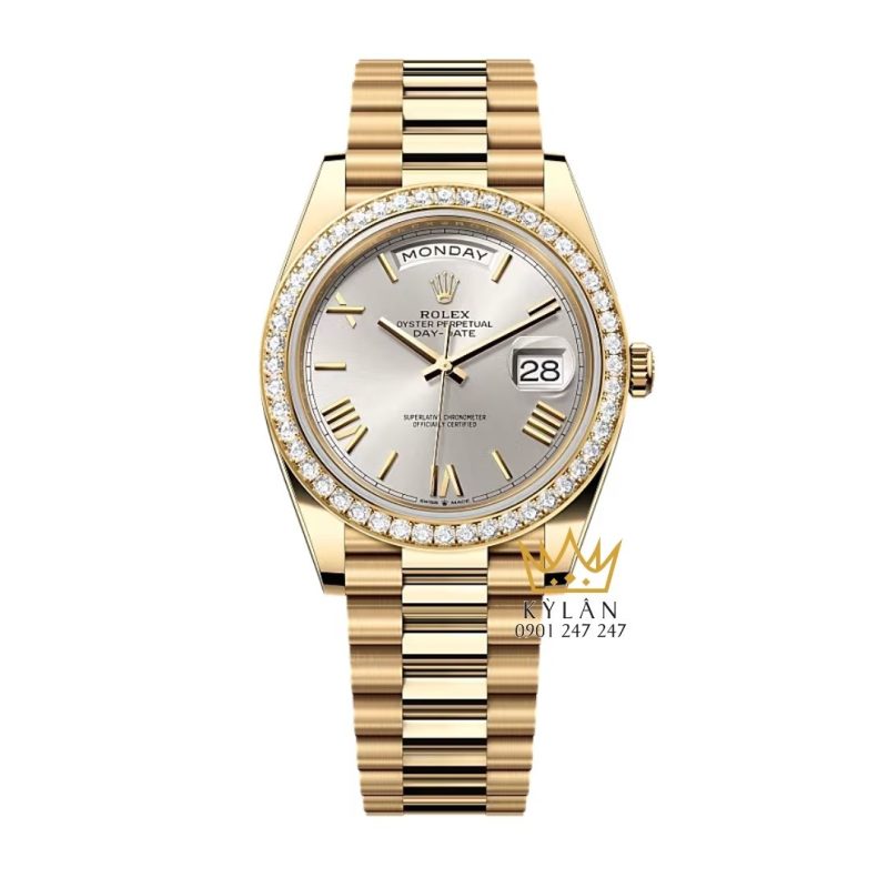 Đồng hồ Rolex Day-Date 40 mặt bạc La Mã vành kim 228348RBR-0007