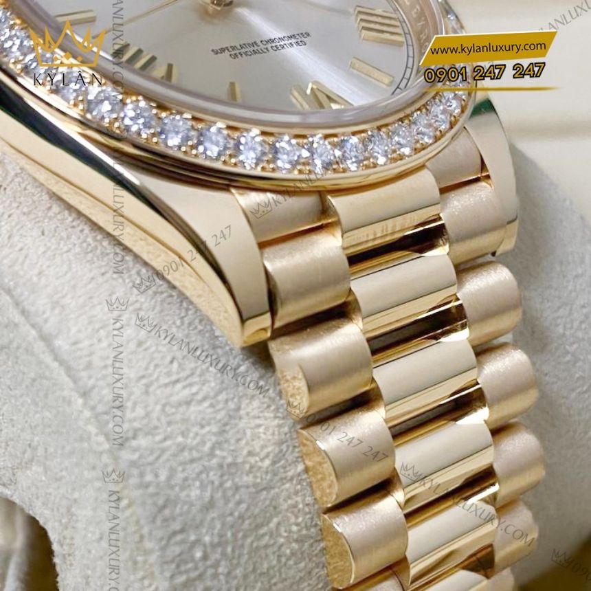 Kỳ Lân Luxury rolex day date 40 bac la ma 228348rbr 0007 7 Đồng hồ Rolex Day-Date 40 mặt bạc La Mã vành kim 228348RBR-0007
