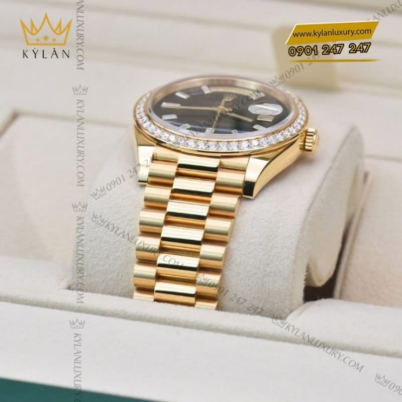 Đồng hồ Rolex Day-Date 40 mặt đen đính kim cương 228348RBR-0001