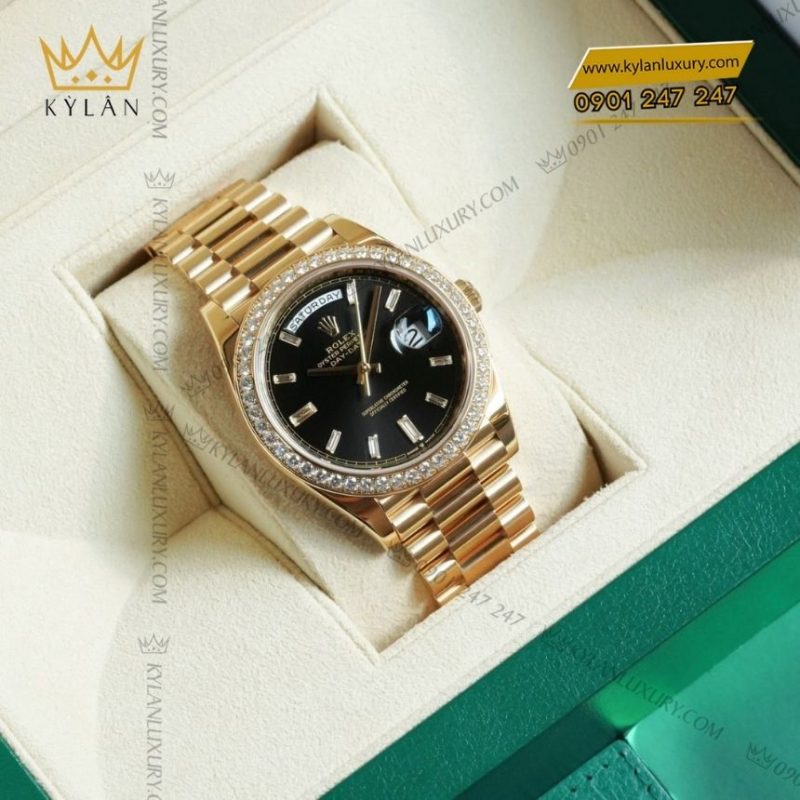 Đồng hồ Rolex Day-Date 40 mặt đen đính kim cương 228348RBR-0001