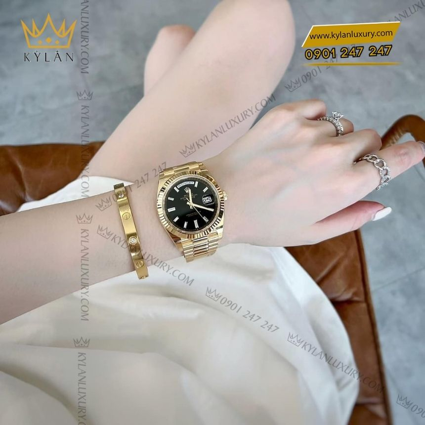 Kỳ Lân Luxury rolex day date 40 mat so den 228238 0004 2 1 Đồng hồ Rolex Day Date 40 vàng vàng mặt số đen 228238-0004