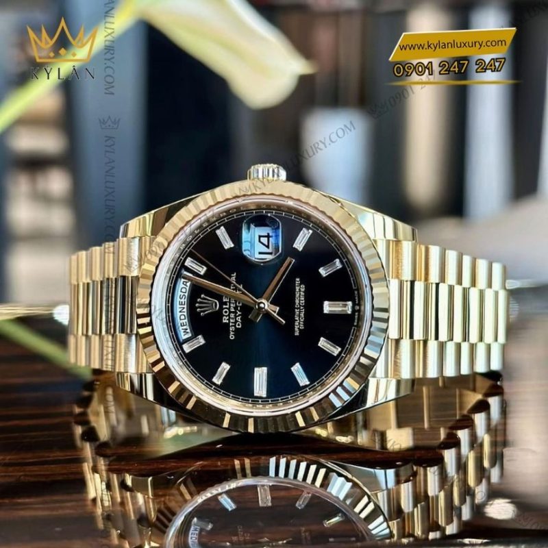 Đồng hồ Rolex Day-Date 40 vàng vàng mặt số đen 228238-0004