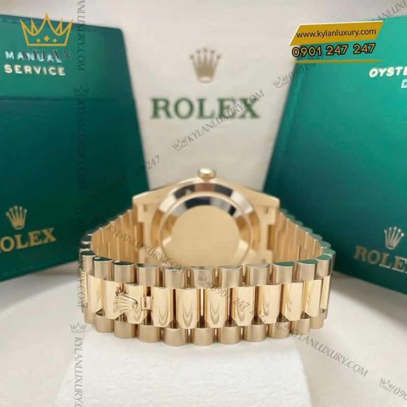 Đồng hồ Rolex Day-Date 40 vàng vàng mặt số đen 228238-0004