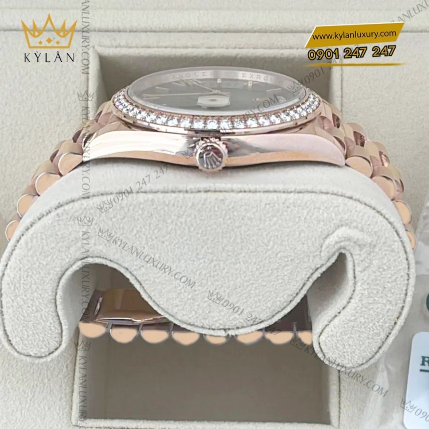 Kỳ Lân Luxury rolex day date 40 olive kim cuong 228345rbr 0011 4 Đồng hồ Rolex Day-Date 40 olive kim cương 228345RBR-0011