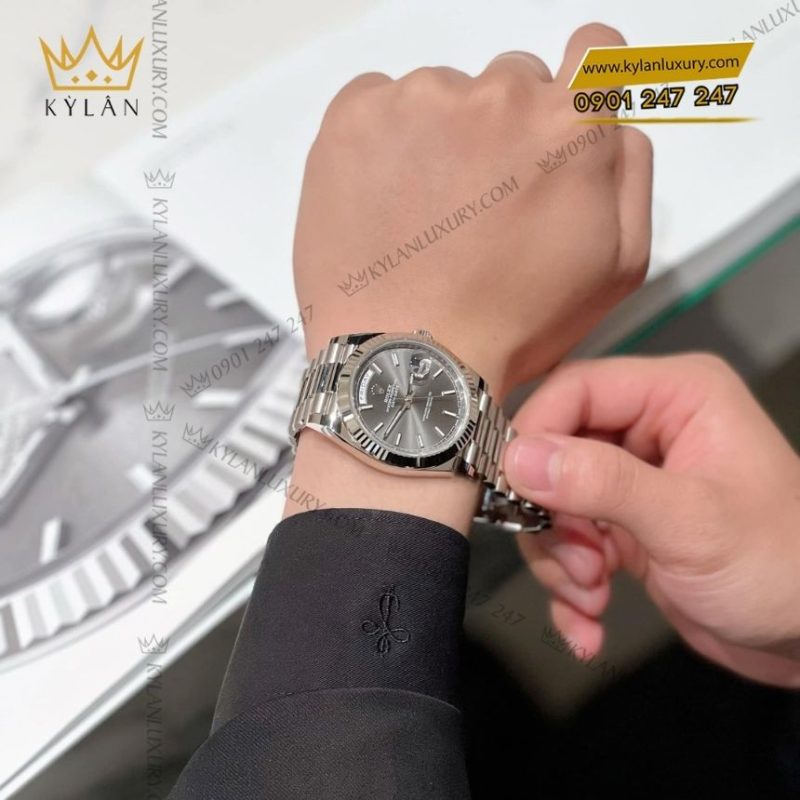 Đồng hồ Rolex Day-Date 40 xám sunray 228239-0060