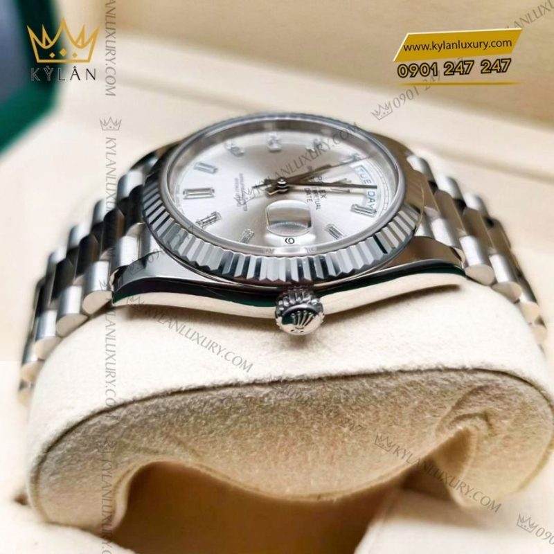 Đồng hồ Rolex Day-Date 40 mặt bạc đính kim cương 228239-0003