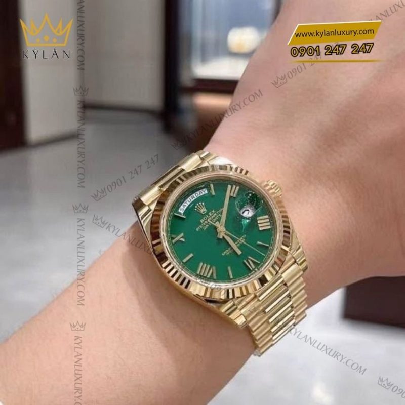 Đồng hồ Rolex Day‑Date 40 mặt xanh lá La Mã 228238-0061