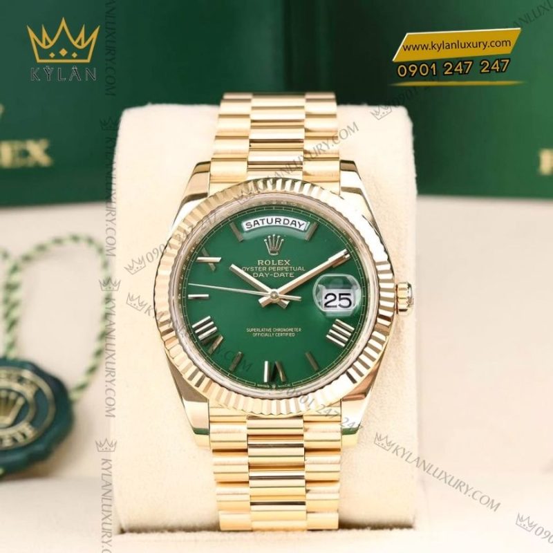 Đồng hồ Rolex Day‑Date 40 mặt xanh lá La Mã 228238-0061