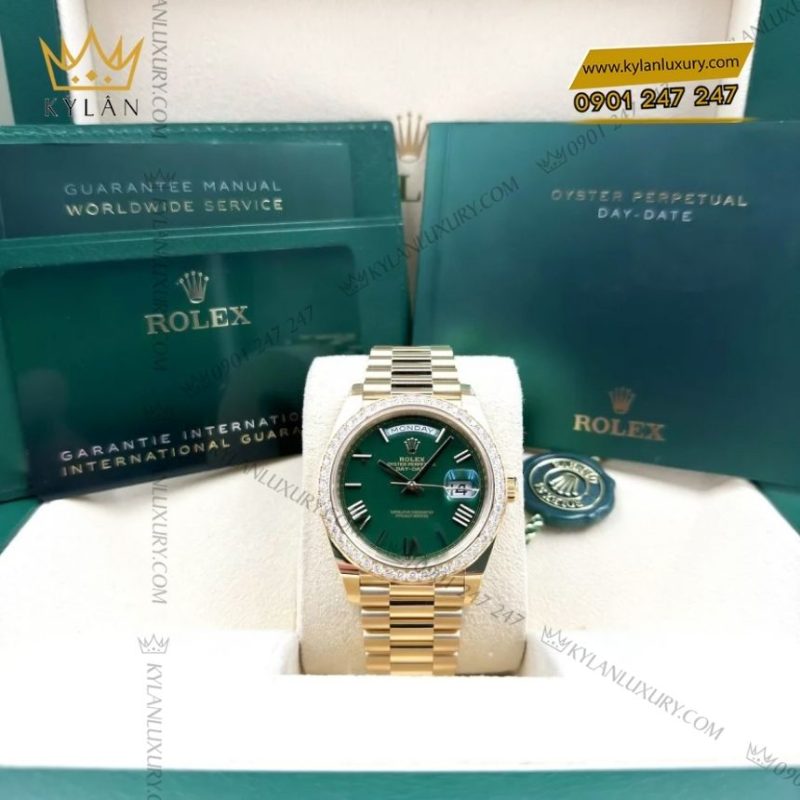 Đồng hồ Rolex Day-Date 40 xanh lá La Mã 228348RBR-0040
