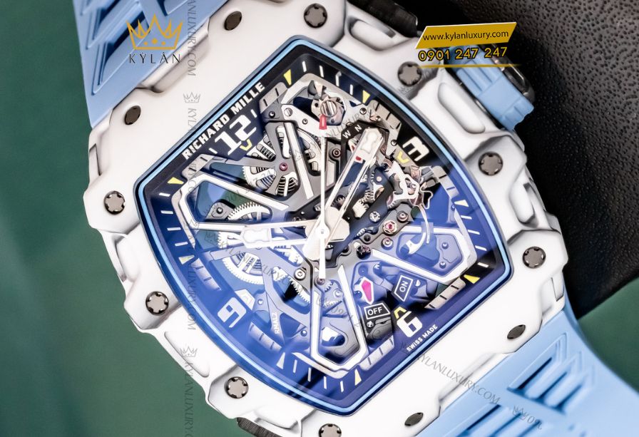 Mặt số skeleton của Richard Mille RM 35-03 hiển thị Sport Mode và bộ máy cơ học
