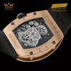Thiết kế tonneau cong ôm cổ tay đặc trưng của Richard Mille RM 002-V2.