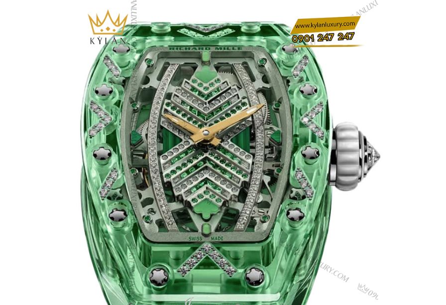 Hình ảnh Richard Mille RM 07-02 Green Sapphire với vỏ sapphire xanh và thiết kế tonneau đặc trưng