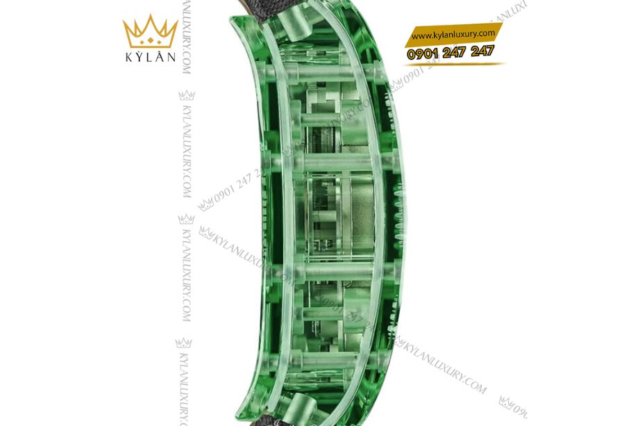 Hình ảnh Richard Mille RM 07-02 Green Sapphire với vỏ sapphire xanh và thiết kế tonneau đặc trưng