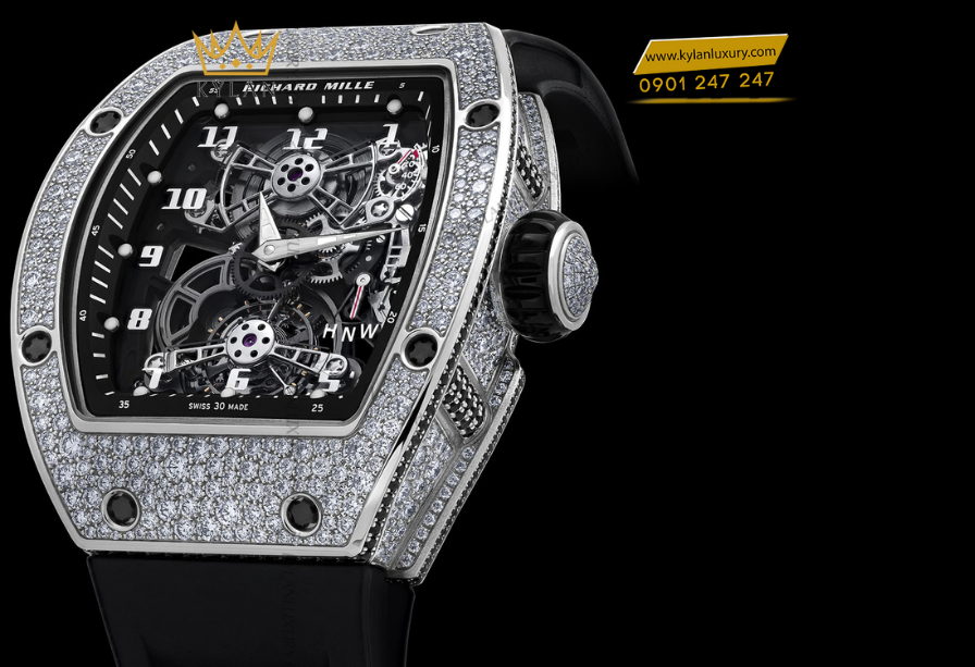 Đồng hồ Richard Mille RM 17-01 Tourbillon với thiết kế tonneau thanh lịch