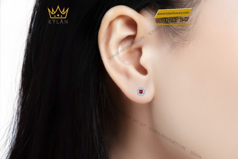 Bông tai vàng trắng Au750 đính kim cương và đá quý đỏ