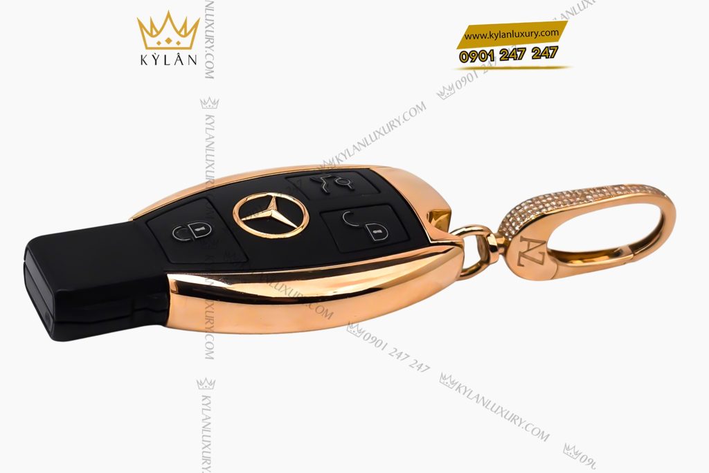 Chìa khóa xe Mercedes vàng hồng Au750 đính kim cương 8 Kỳ Lân Luxury Chia khoa xe Mercedes vang hong Au750 dinh kim cuong 4 Chìa khóa xe Mercedes vàng hồng Au750 đính kim cương