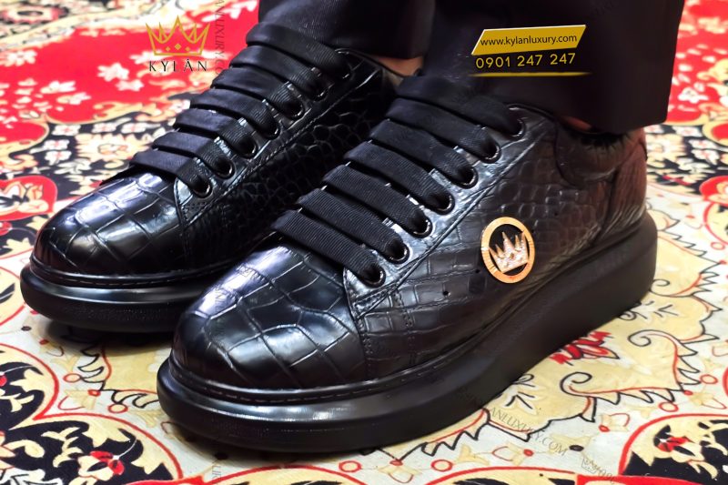 Giày bata da cá Alligator đính logo vương miện vàng Au750 và kim cương